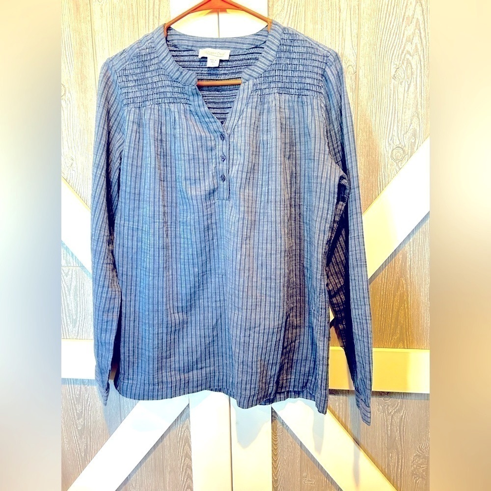 391. Coldwater Creek Casual blue striped long sleeve shirt Small
